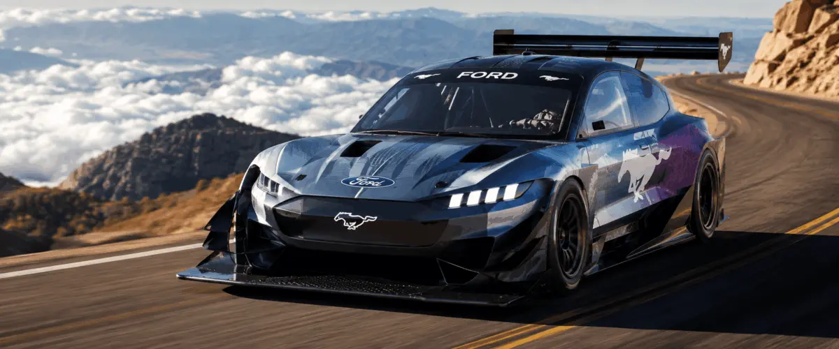 Mustang Mach-E Super da Ford vence Pikes Peak 2026 com 1.400 cv