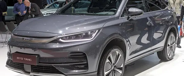 Bateria Blade BYD: Tecnologia LFP, Segurança e Comparação NMC