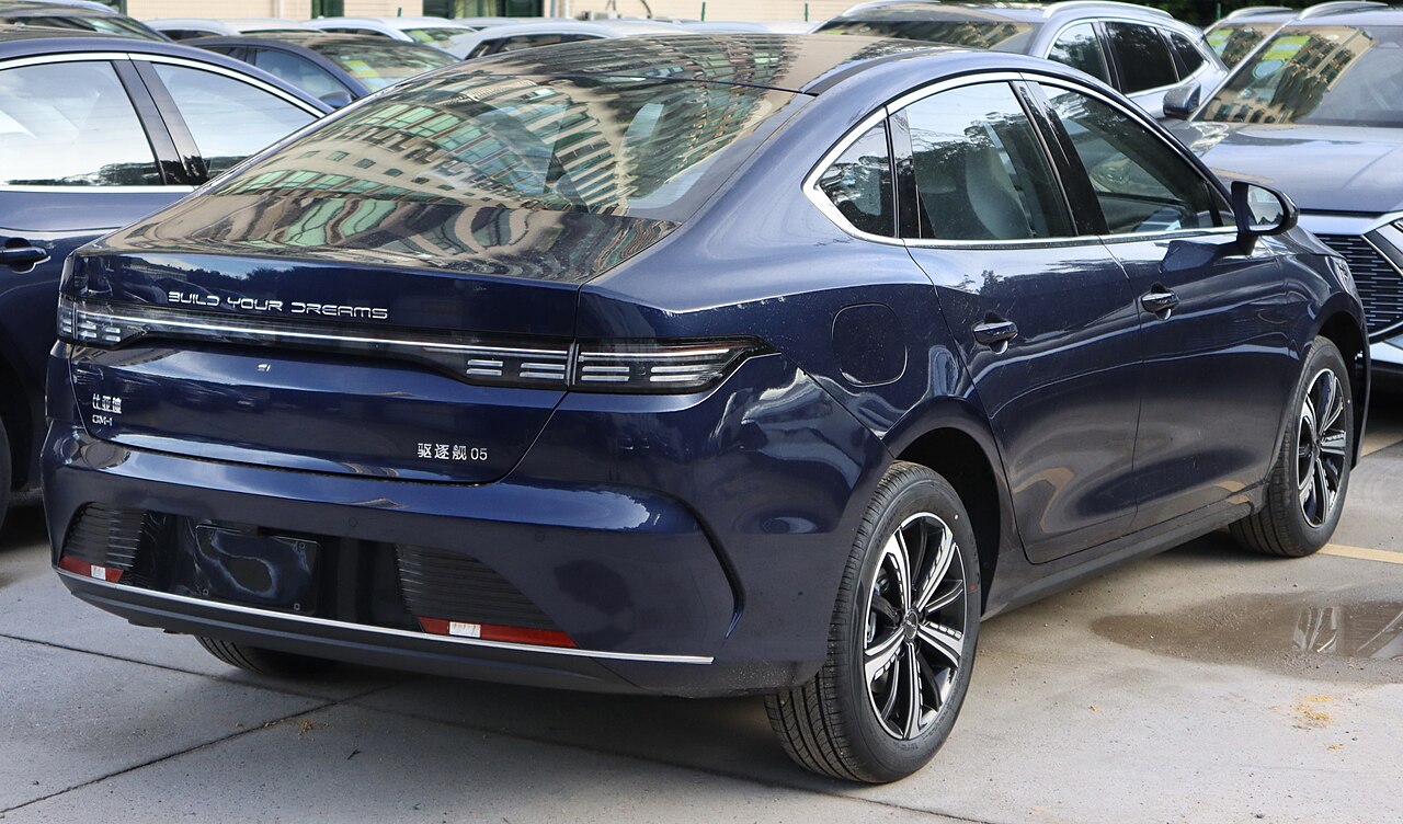 BYD King Híbrido: Consumo Real 2026 e Ficha Técnica
