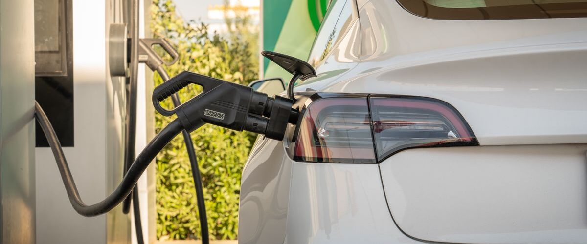 Autonomia Real dos Carros Elétricos em 2026: Testes e Comparativo