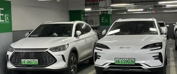 BYD Song Plus DM-i vs Kia PV5: Qual Elétrico Comprar em 2026?