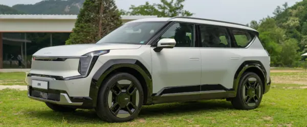 Kia PV5 vs Toyota bZ4X: Qual Elétrico Comprar em 2026?