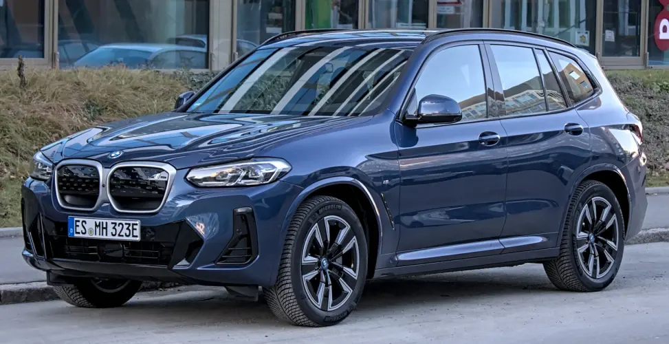 BMW iX3 vs Tesla Model Y: Qual Elétrico Comprar em 2026?