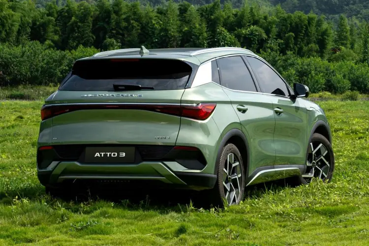 BYD Dolphin GS vs BMW iX3: Qual Elétrico Comprar em 2026?