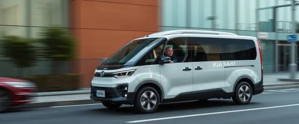 Kia PV5: autonomia real de 418 km impressiona no segmento de vans elétricas