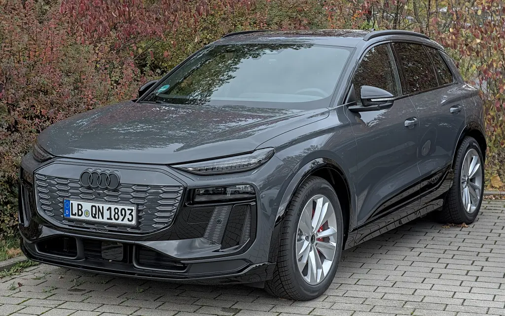 Audi Q6 e-tron vs Porsche Macan EV: Qual Elétrico Comprar em 2026?