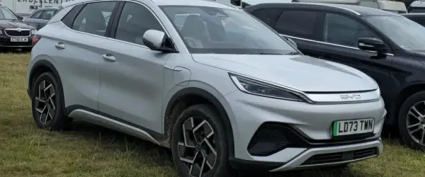 BYD usa V2L para recorde mundial de churrasco com carros elétricos
