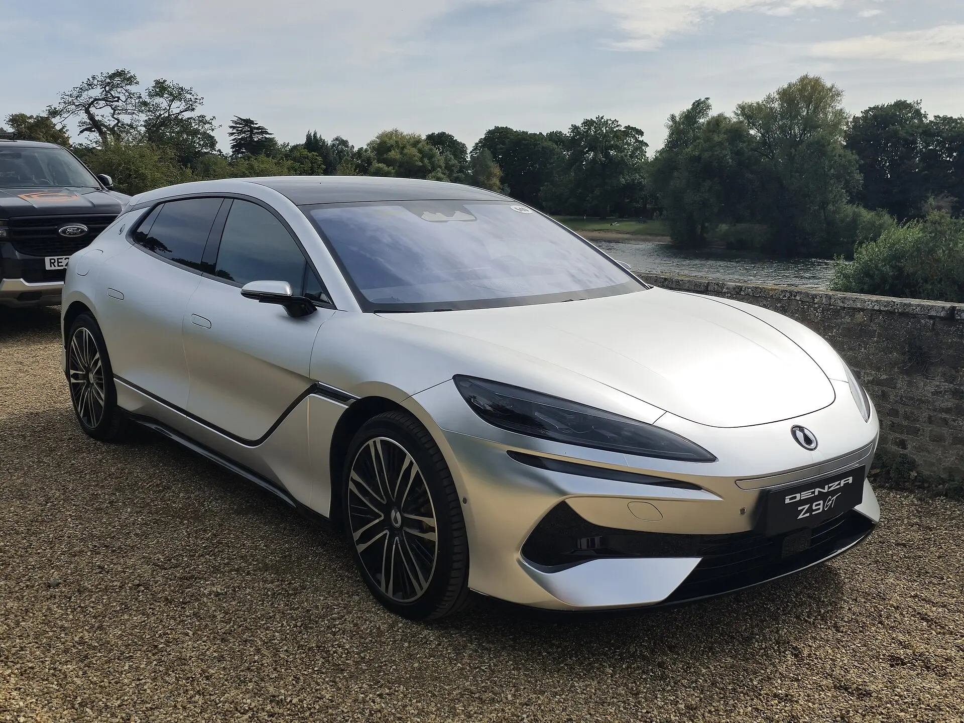 Denza z9 — foto real