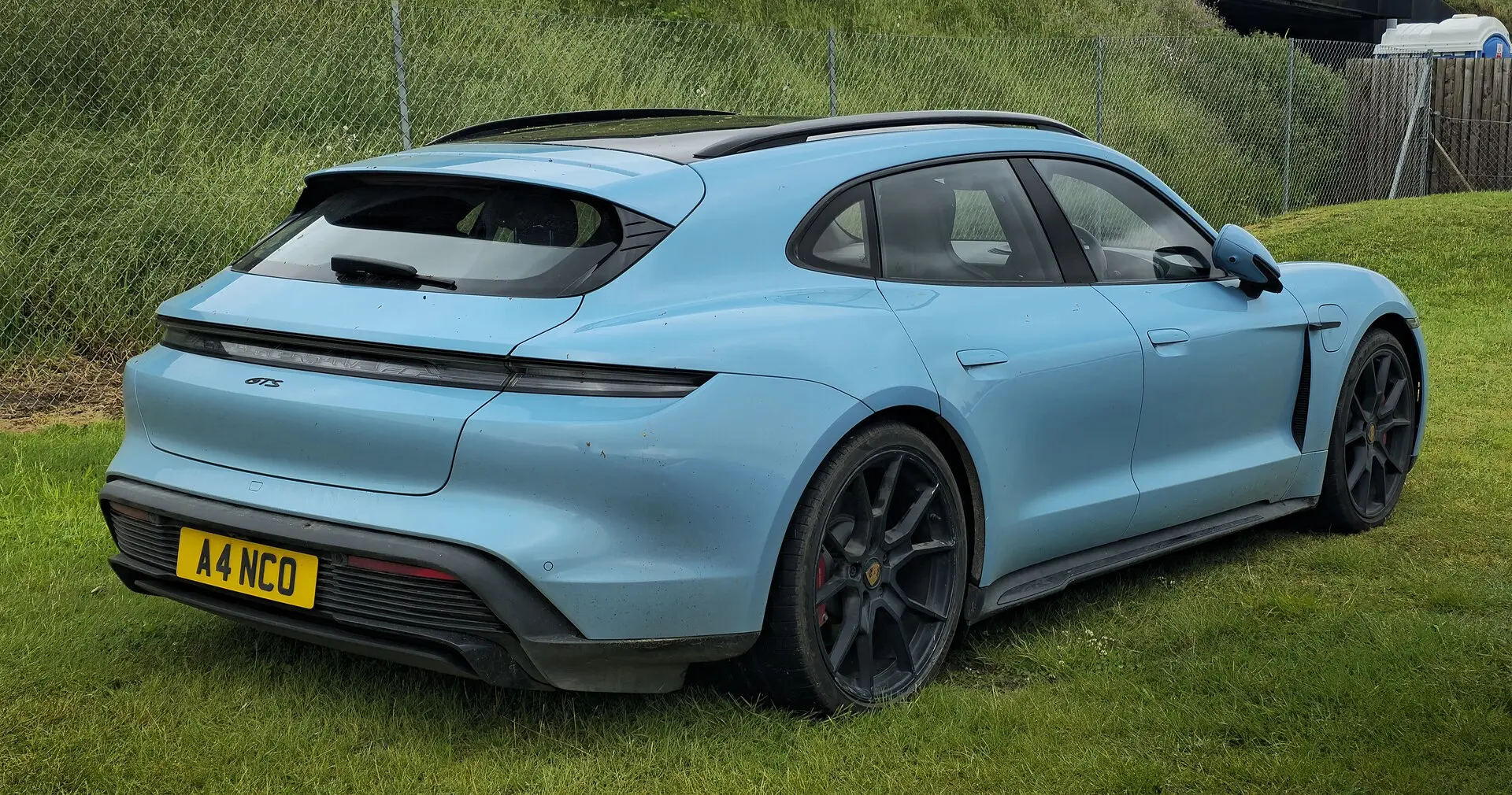 Porsche TAYCAN 2026 — foto real 2026 — foto real