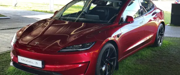 Tesla Model 3: Guia Completo do Elétrico 2026