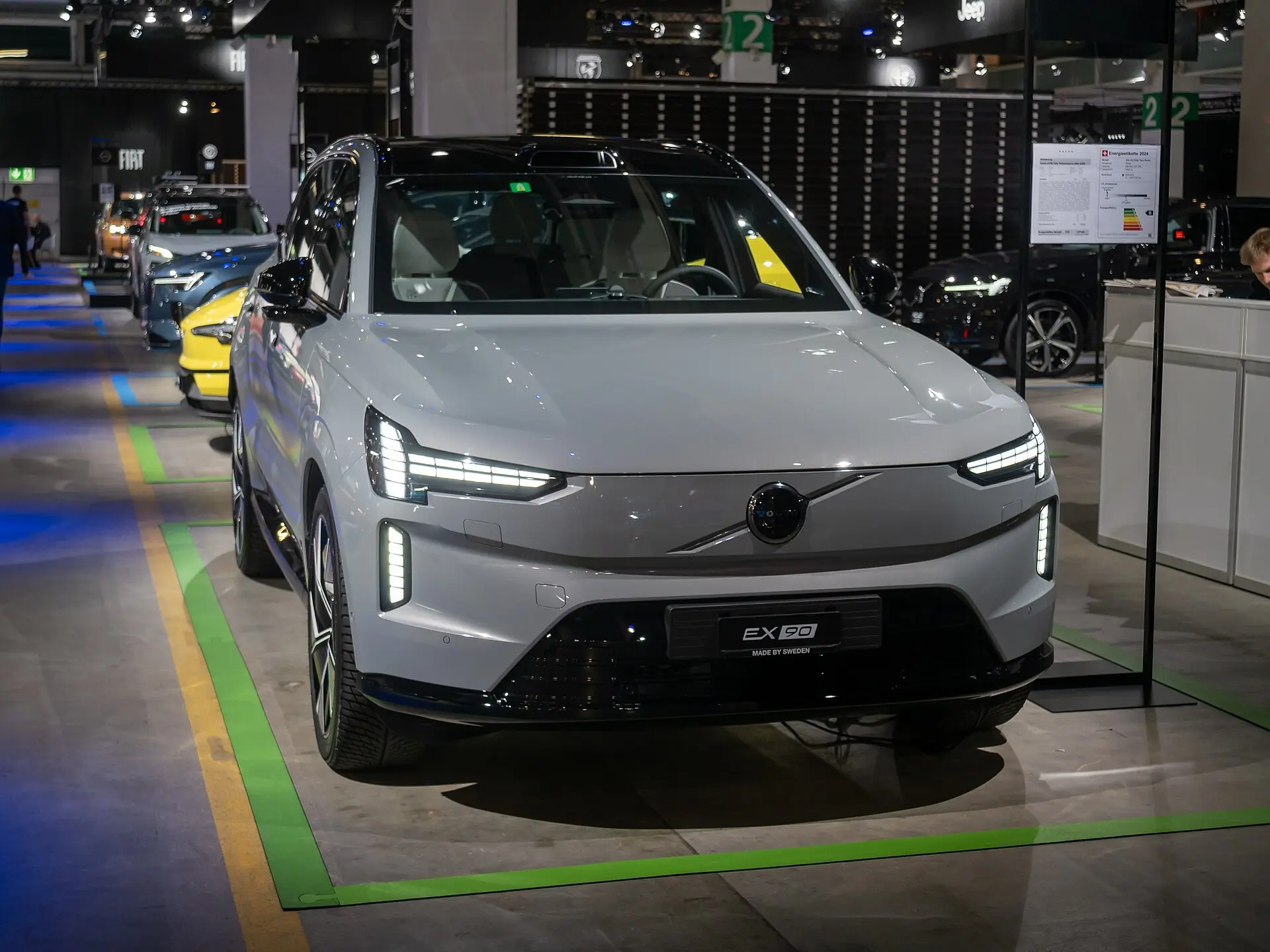 Volvo ex90 — foto real