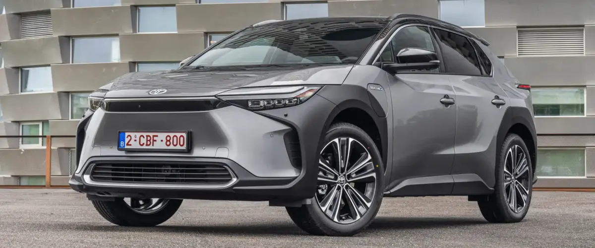 Toyota bZ4X vs Leapmotor B10: Qual Elétrico Comprar em 2026?