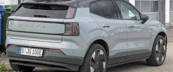 Volvo EX30 vs BYD Dolphin Plus: Qual Elétrico Comprar em 2026?