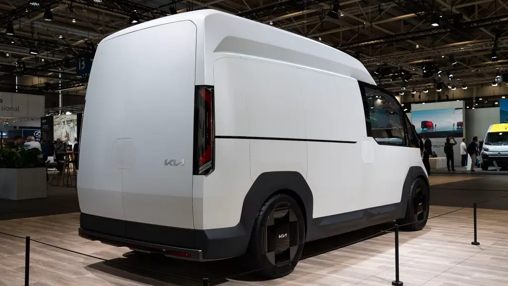 BYD Dolphin Plus vs Kia PV5: Expectativa de Lançamento 2026