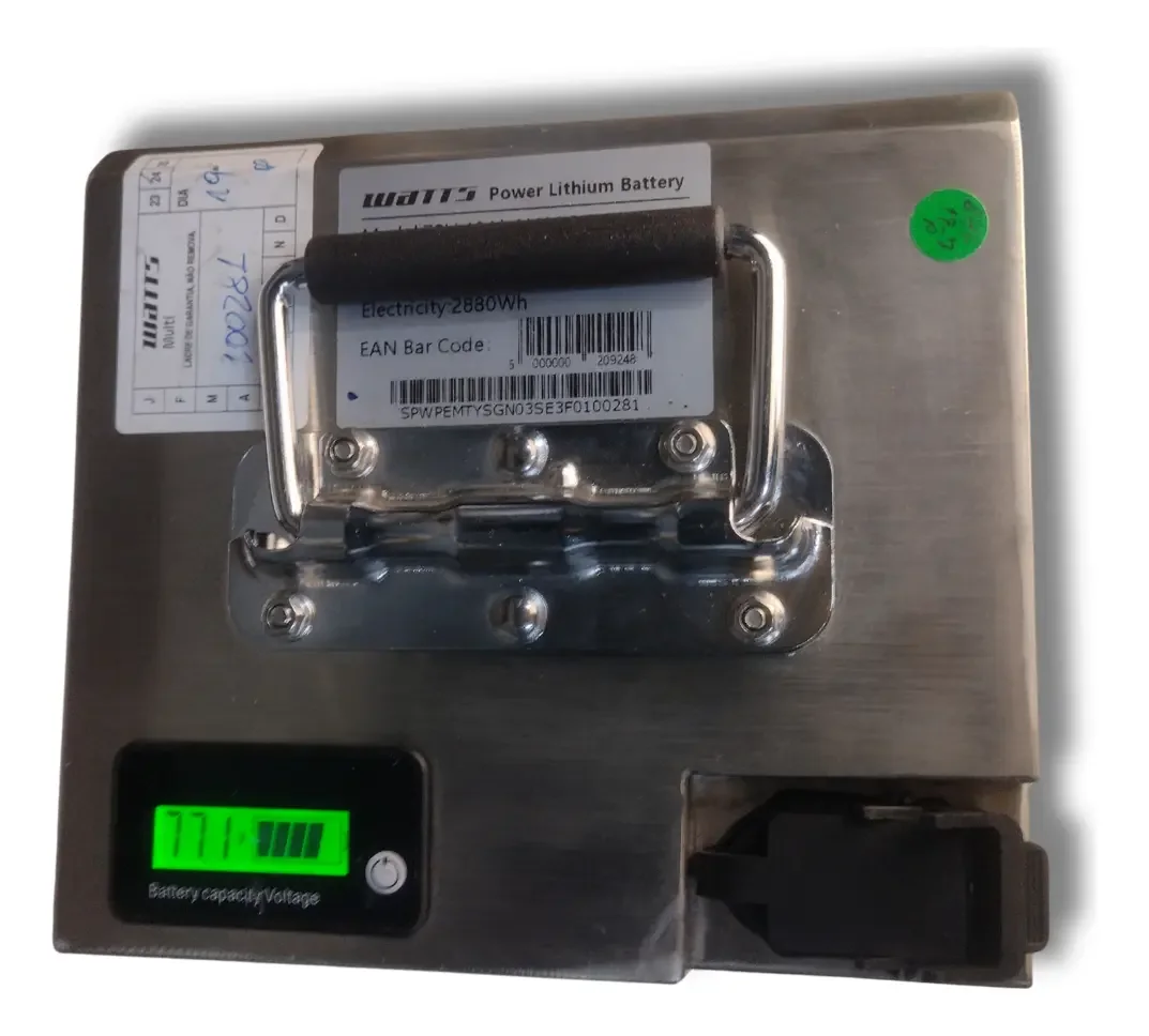 Etiqueta de especificações e display do pack de lítio 72 V 40 Ah