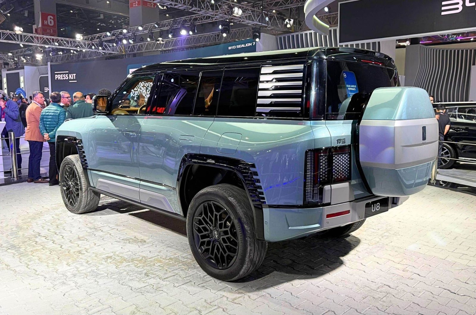 BYD Yangwang U8 — apresentação